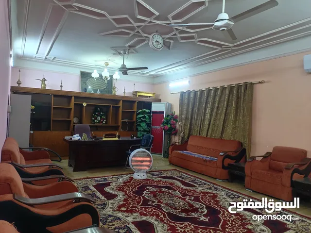 200 m2 3 Bedrooms Townhouse for Rent in Basra Jaza'ir