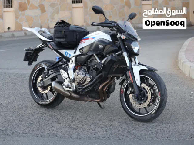 2017 ياماها MT-07