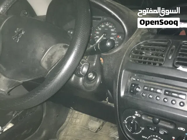 2008, بيجو, 207, Base
