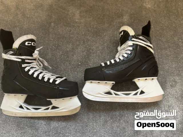 هوكي CCM نظيف جدا +اذا كنت صامل ماراح اقصر معاك