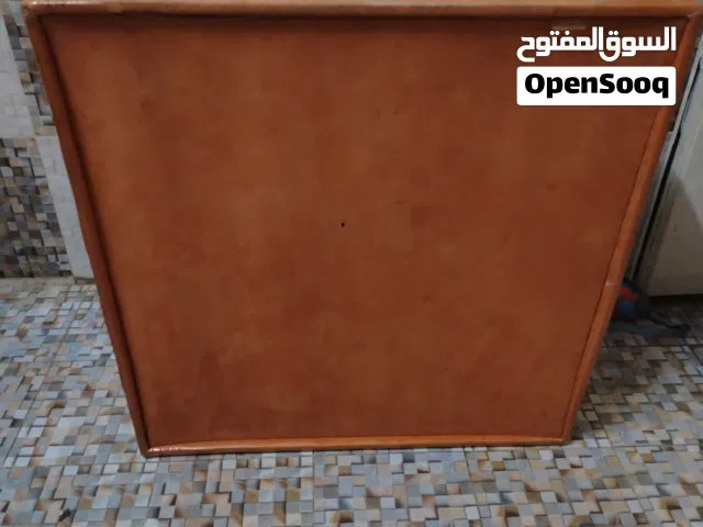 طاولة للبيع