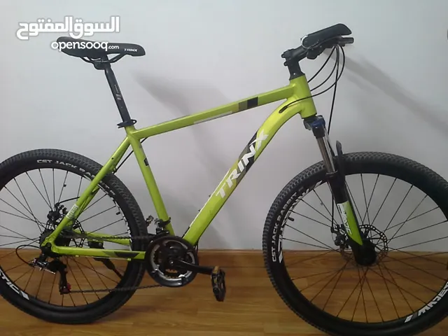 للبيع عجلة Trinx m136 + الإكسسوارات التي في الصورة العجلة حالتها ممتازة