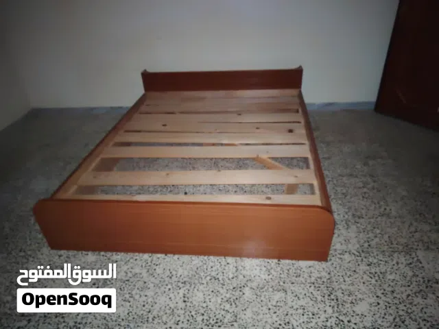 أثاث مستعمل قديم