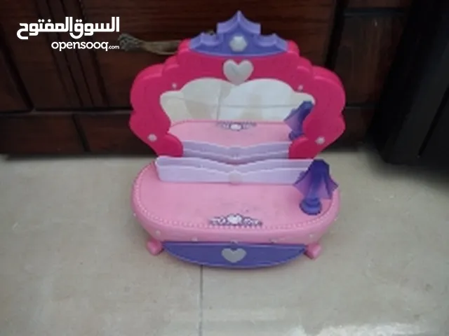 لعبة فيها مرٱة للأطفال وفيها ضوء وفيها صوت بحالة ممتازة للبيع فقط لا غير