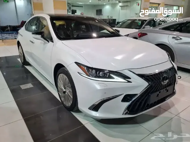New Lexus ES in Al Riyadh
