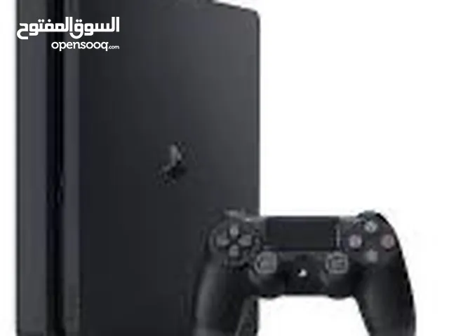 PS4استعمال خفيف مع ايدتين و لعبتين
