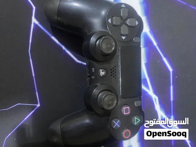 للبيع يده سوني فور مستعمل خفيف اصلية