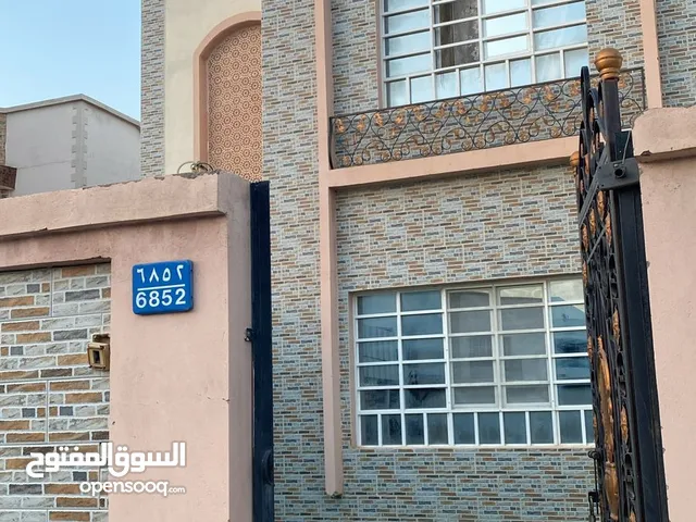 200 m2 3 Bedrooms Apartments for Rent in Muscat Ansab