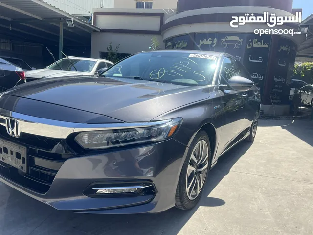 هوندا اكورد 2018 تورنك فحص كامل بدون ملاحظات مرفق بصور ماشيه 80 الف
فل اضافات