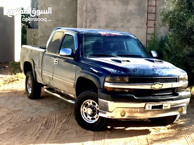 سلفيرادو hd2500 حجم كبير وفريدت نوع. يعني.  طرف نادر نادر. مكيف تلاجه محرك 60 v8 سيريا قومه