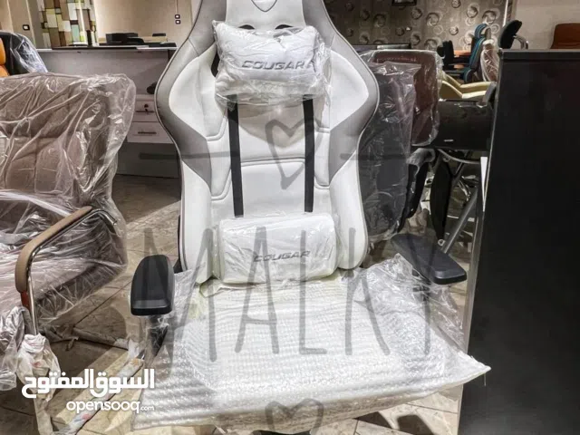 " كرسي جيمنج فخم بتصميم يليق بالبطل - تصميم أنيق يعكس قوة الأداء والراحة - خامات فاخرة ومتينة بجودة