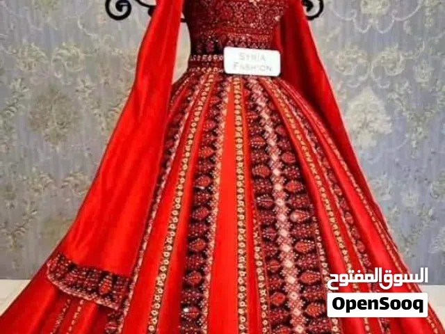 فستان عروس حنة فخم ومميز لبسة وحدة تفصيل مع طرحة الطرف تطريز نفس الفستان  وبرنص نفس اللون