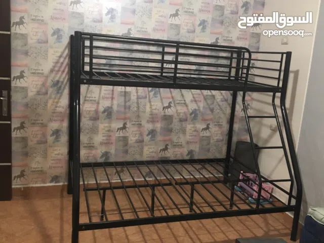 سرير أطفال دورين معدن اسود