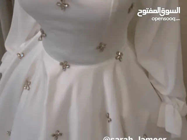 فستان يفيد بكلشي سعره 250 وبي مجال