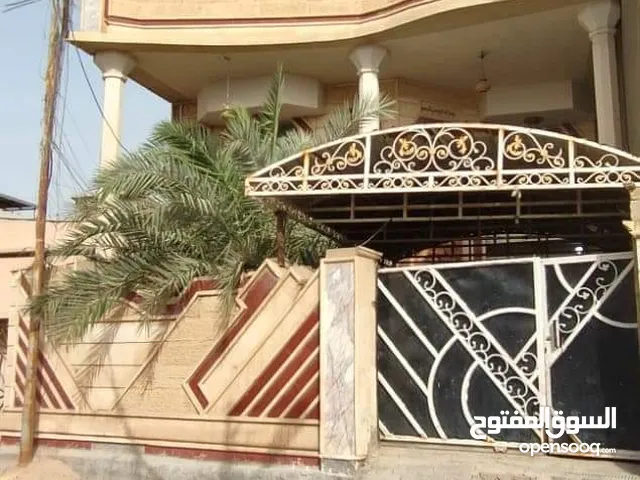 196m2 5 Bedrooms Townhouse for Sale in Basra Baradi'yah