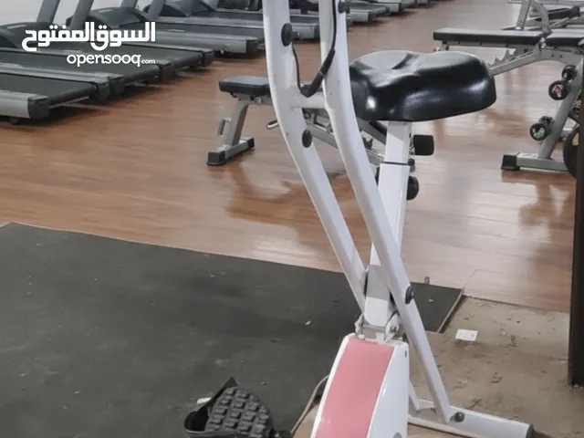 للبيع — دراجة رياضية منزلية بحالة ممتازة