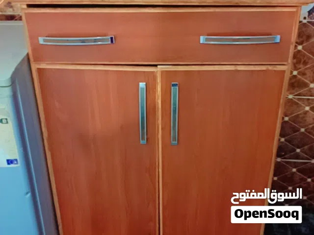 خزانة احذيه تفصيل خشب لاتيه مستعمله للبيع