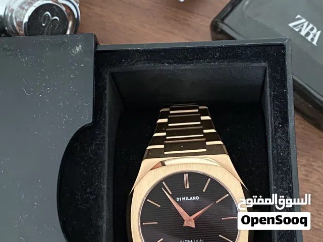 ساعة Milano D1 شبه جديده خالية من العيوب ضمن الكفالة وأغراضها بالكامل موجوده