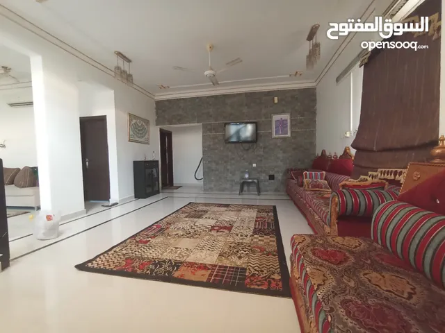 200 m2 3 Bedrooms Villa for Rent in Muscat Al Maabilah
