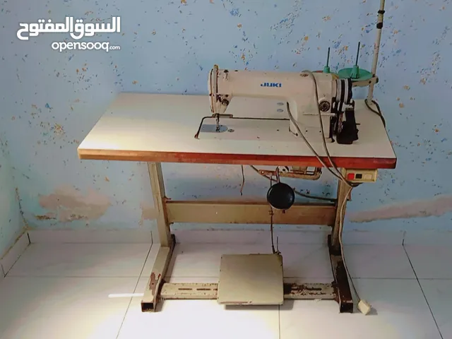 ماكنة خياطه [درزي] للاقمشة وشغل التنجيد
