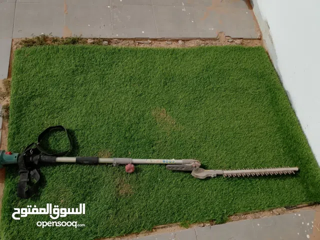 منشار كهربائي لقص الاشجار