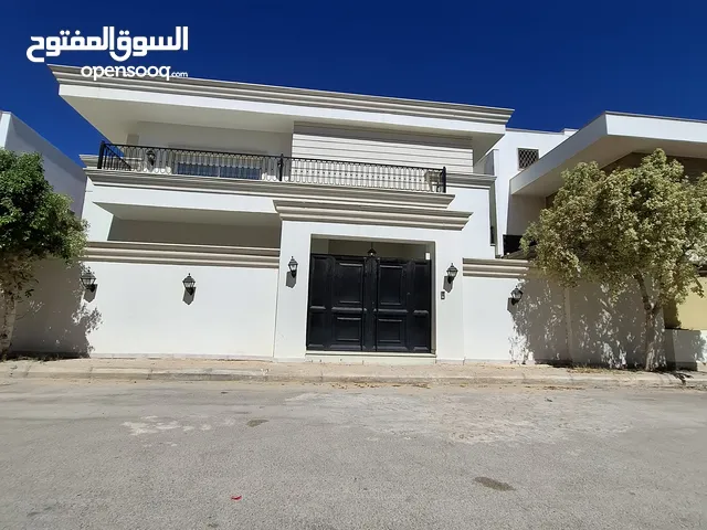 فيلا دورين خليجي وملحق للبيع - تشطيب حديث - الفرناج طريق العلاج الطبيعي موقع ممتاز