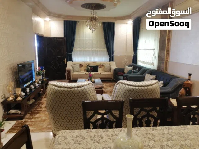 شقة طابق ارضي للبيع في الزرقاء الجديدة