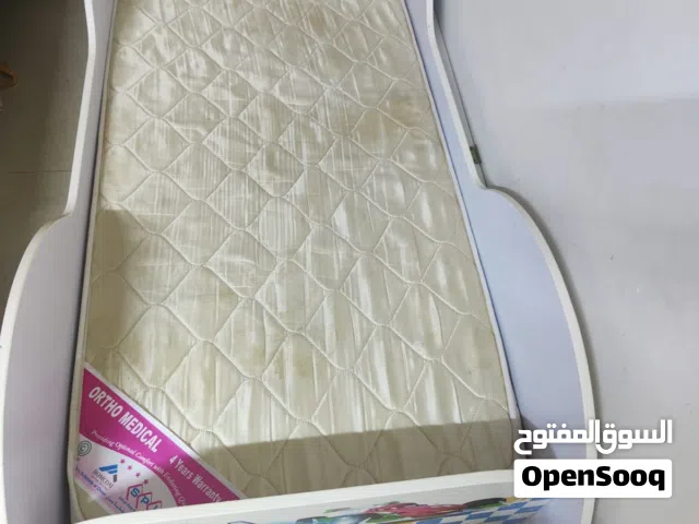 سرير أطفال بحاله جيده