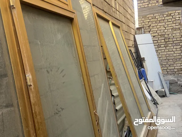 باب ألمنيوم قطعتين