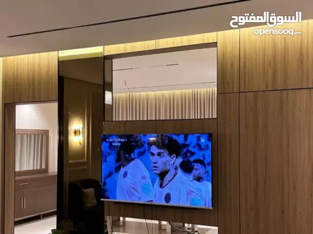 نقدم لكم خدمات صيانة النجارة لجميع أنواع الأبواب والنوافذ والديكورات الخشبية