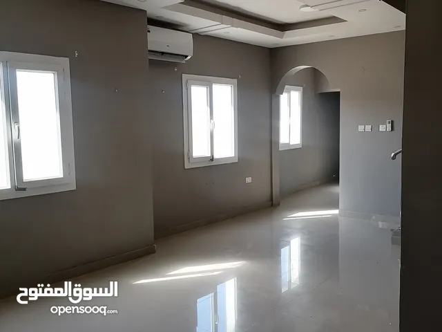 150 m2 3 Bedrooms Villa for Rent in Al Batinah Sohar