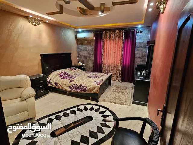 شقه فاخره للبيع