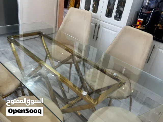 طاوله مطبخ طويله و نظيفه استعمال شهر