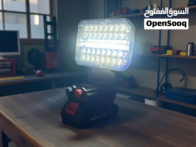 كشاف مع بطارية شحن جديد متوفر توصيل لجميع محافضات