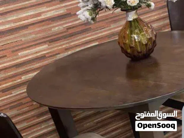 طاولة سفرة لشخصين خشب ممتاز بحالة ممتازة قابل للتفاوض بشيء بسيط الرجاء عدم الازعاج والتبخيس