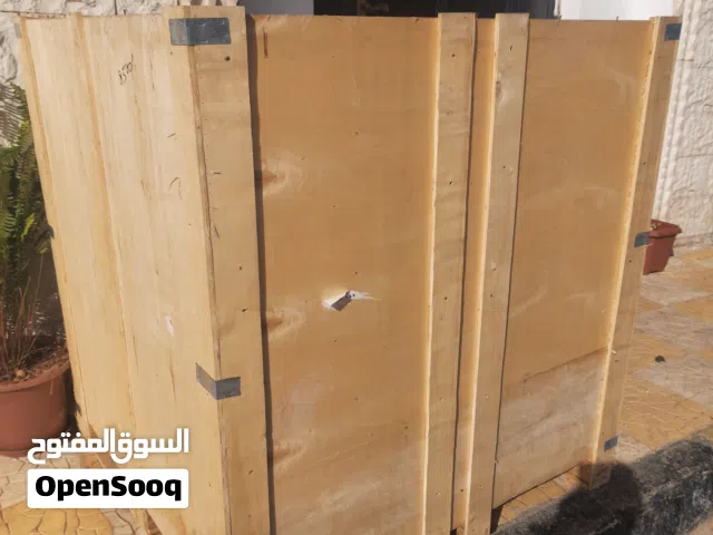صناديق خشب حجم كبير بزبط لبيت دجاج (خم)او حاضنه الارتفاع 110 والعرض 120 والعمق 120  موجود في كتم ارب