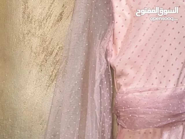 فستان حفلات طويل لون وردي قابل للتفاوض، جديد لم يُلبس