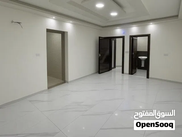 شقة للبيع طابق اول بالزرقاء الجديدة عند مسجد البركة مساحة 142 م تستحق المشاهده شارع الوينك