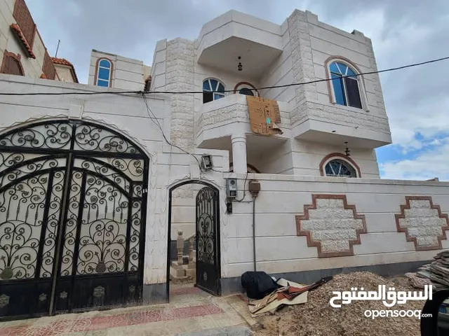 310m2 More than 6 bedrooms Townhouse for Rent in Sana'a Bayt Baws