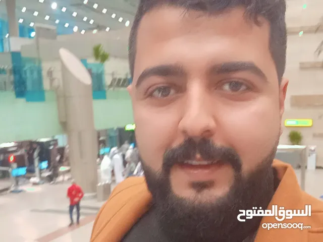 احمد ثابت كامل