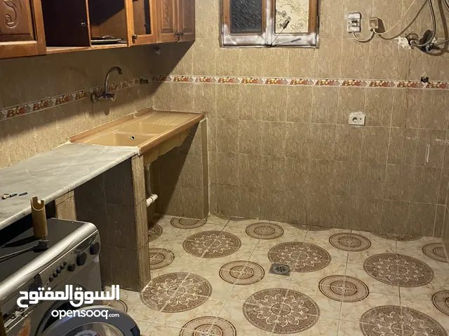 130 m2 3 Bedrooms Apartments for Rent in Tripoli Souq Al-Juma'a