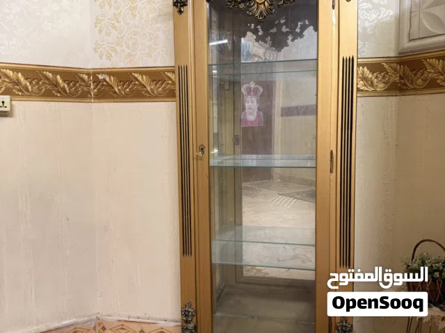 فاترينة + ميز اوفن ومايكرويف مع رفوف