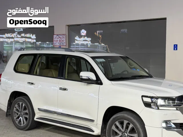 الاند كروزر ستيشن