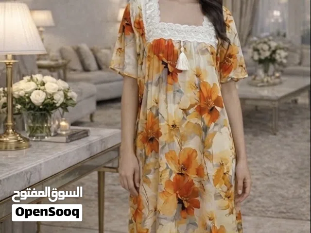 دشداشة نقشة ورد بتفاصيل دانتيل