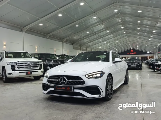 مرسيدس بنز فئة C200 موديل 2023 خليجي وكالة السيارة ماشية 25 ألف شرط زيرو السيارة كلش جديدة