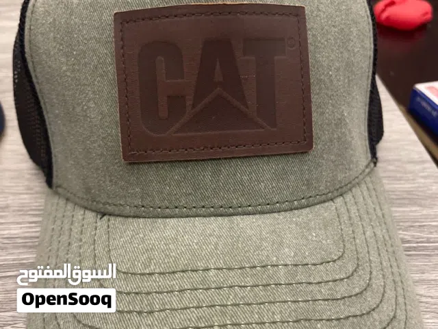 قبعات كاتربلر cat اصليه جديده بكرتونتها وغير مستعمله مع الختم والباركود