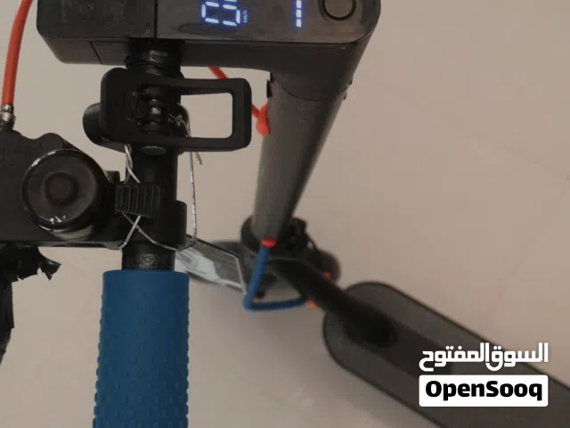 سكوتر كهربائي THANDERBIRD للبيع قابل للتفاوض شوف الوصف مهم