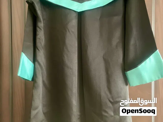 روب تخرج جامعة الزيتونة