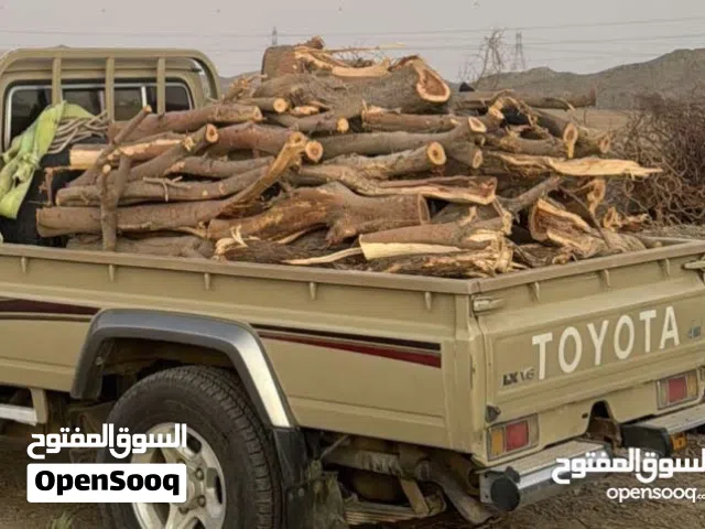 متوفر حطب سمر يابس بكل الأحجام على حسب طلب الشخص