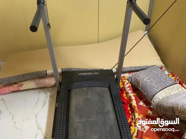 للبيع جهاز مشي مستعمل استخدام سنتين مطلوب 1000